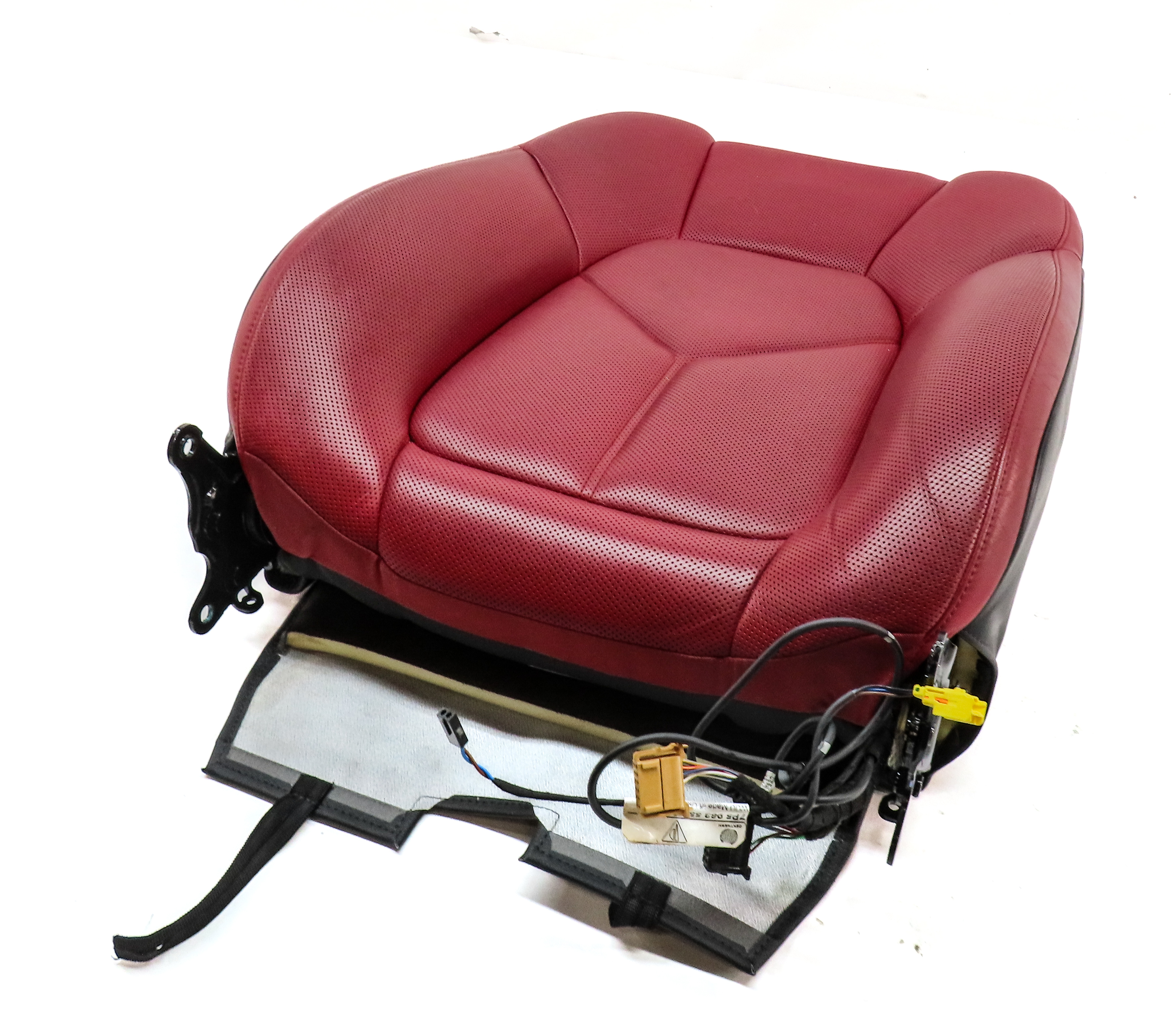 15-18 MACAN (95B) FRONT LEFT DRIVER UPPER TOP VENTED SPORT SEAT CUSHION (Red) — exact item pictured